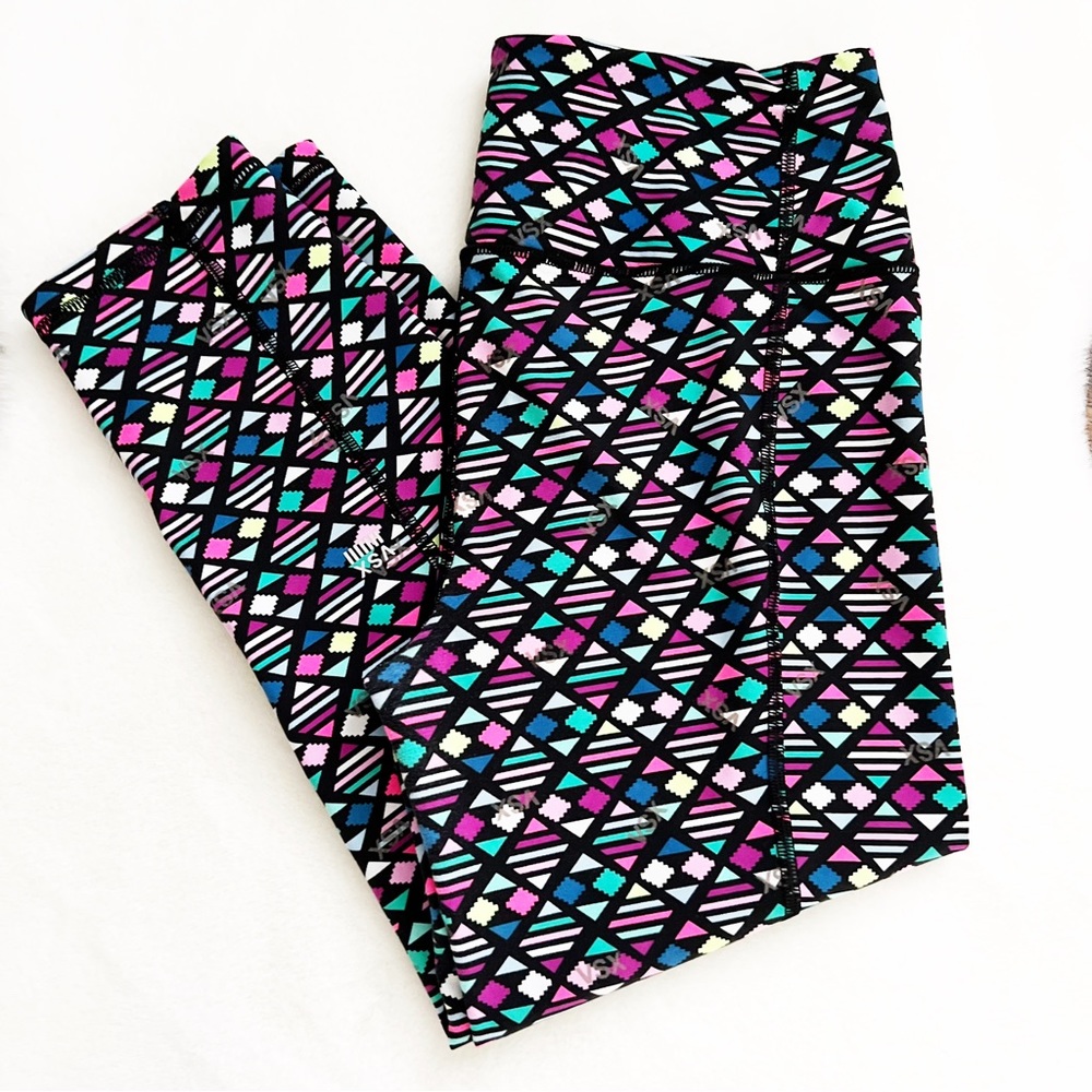 VSX Knockout Capri Tights Victoria’s Secret Sport Leggings Aztec Print Medium